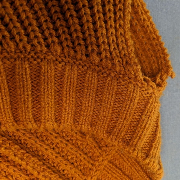 🧶🧵burnt orange knitted Guess sweater🧵🧶 - Picture 4 of 4